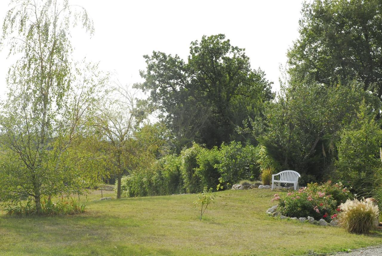 Ferienwohnung Au Pajot Ambax エクステリア 写真